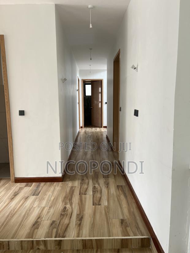 6bdrm Villa in Lavington for sale - thumbnail 13