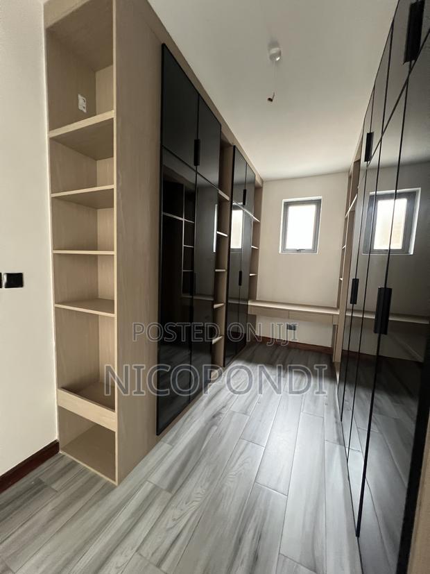 6bdrm Villa in Lavington for sale - thumbnail 14