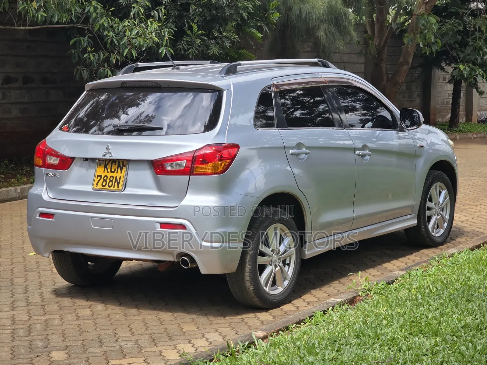 Mitsubishi RVR 2010 Silver