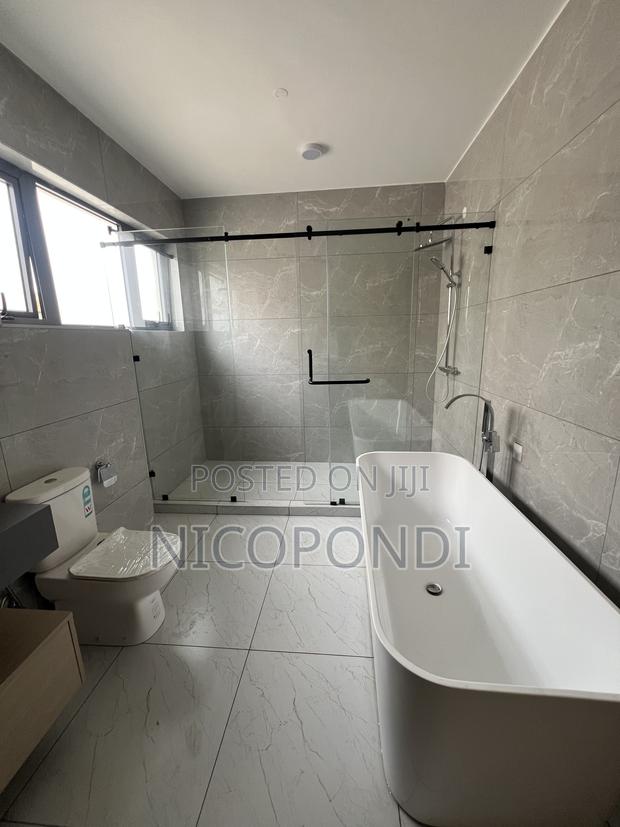 6bdrm Villa in Lavington for sale - thumbnail 15
