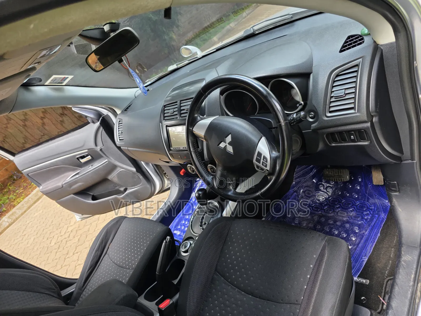Mitsubishi RVR 2010 Silver