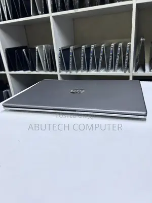 Laptop HP 250 G10 8GB Intel Core i3 SSD 256GB