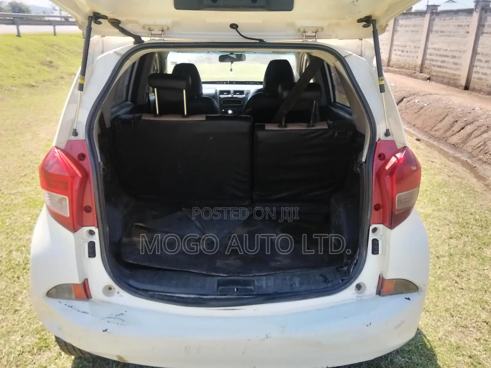 Subaru Trezia 2013 White