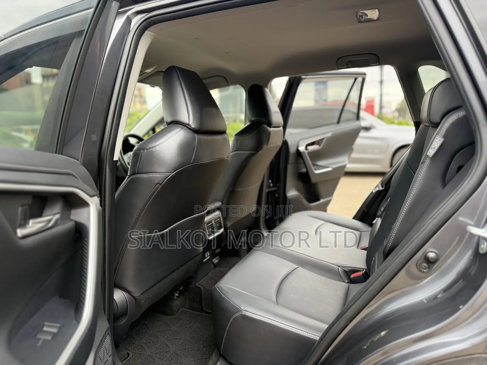 Toyota RAV4 Limited AWD 2019 Gray