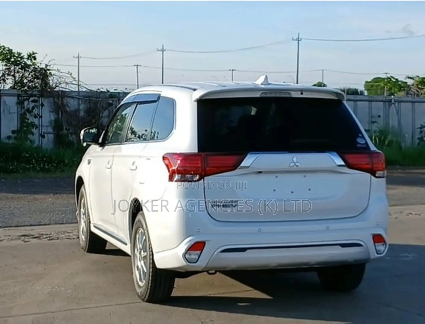 Mitsubishi Outlander PHEV 2019 White