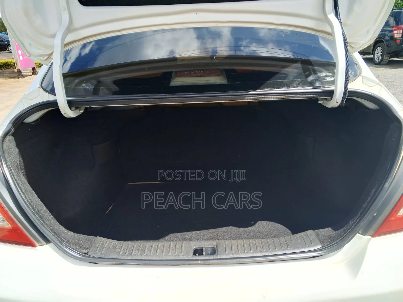 Nissan Tiida 2012 White