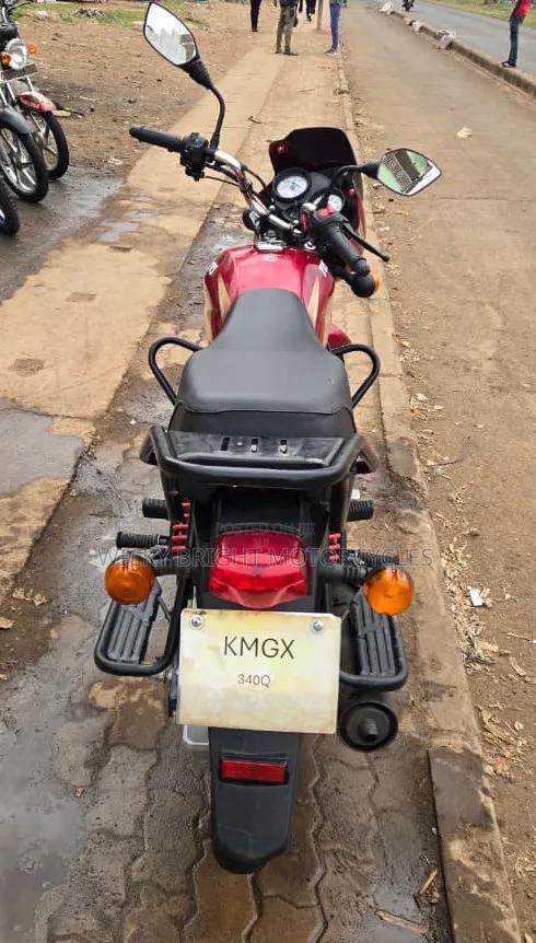 TVS HLX Plus ES 2025 Red
