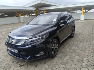 Toyota Harrier 2.0 2015 Black