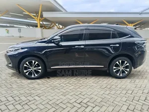 Toyota Harrier 2.0 2015 Black