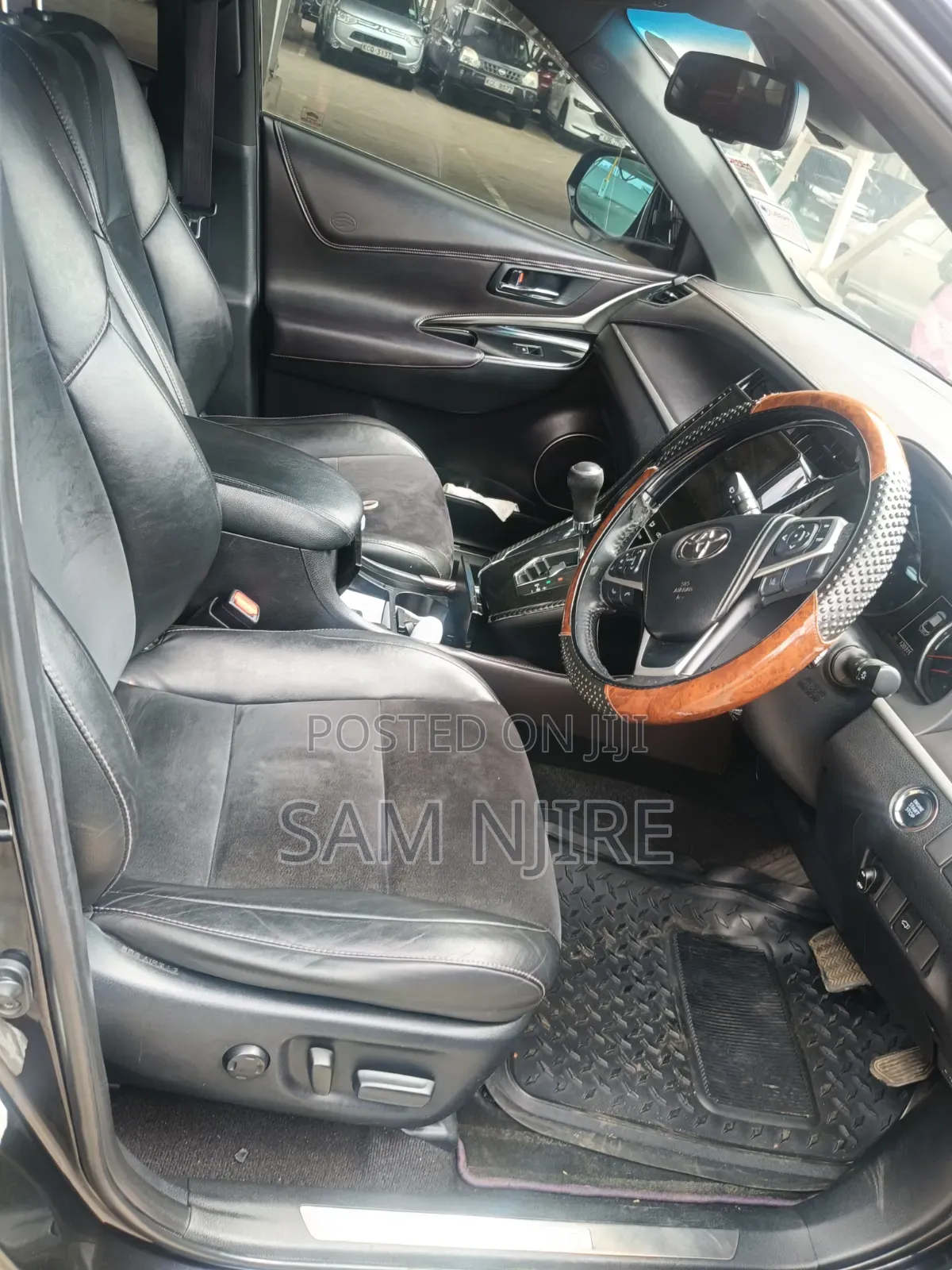 Toyota Harrier 2.0 2015 Black