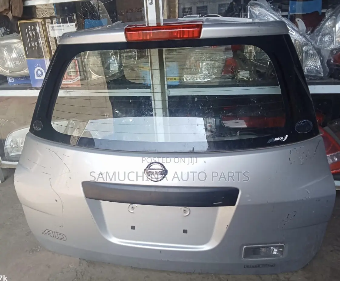 Boot Lid Nissan Advan Y12