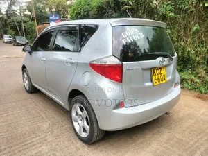 Toyota Ractis 2013 Silver