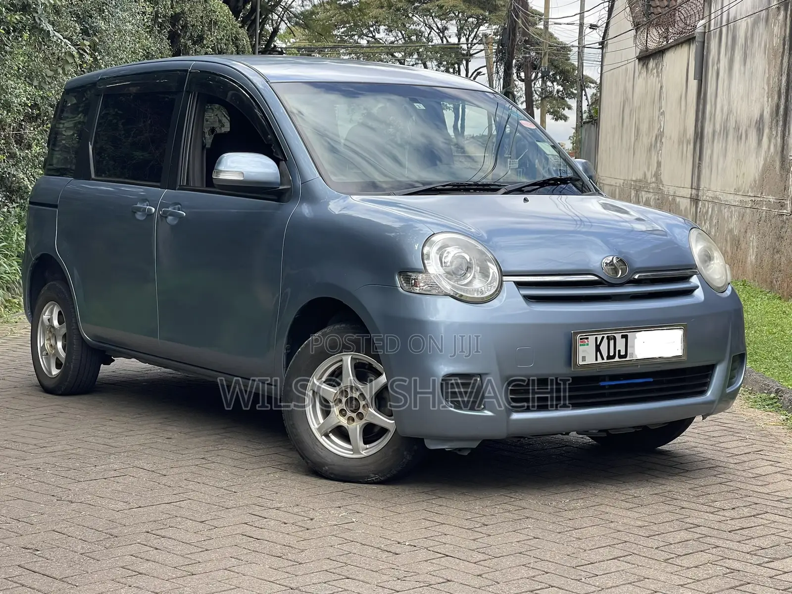 Toyota Sienta 2015 Blue