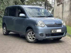 Toyota Sienta 2015 Blue