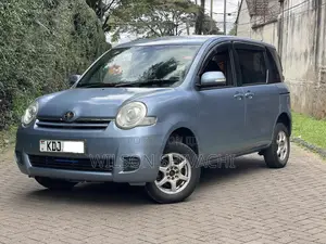 Toyota Sienta 2015 Blue