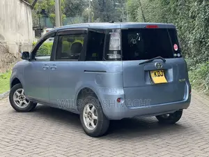 Toyota Sienta 2015 Blue