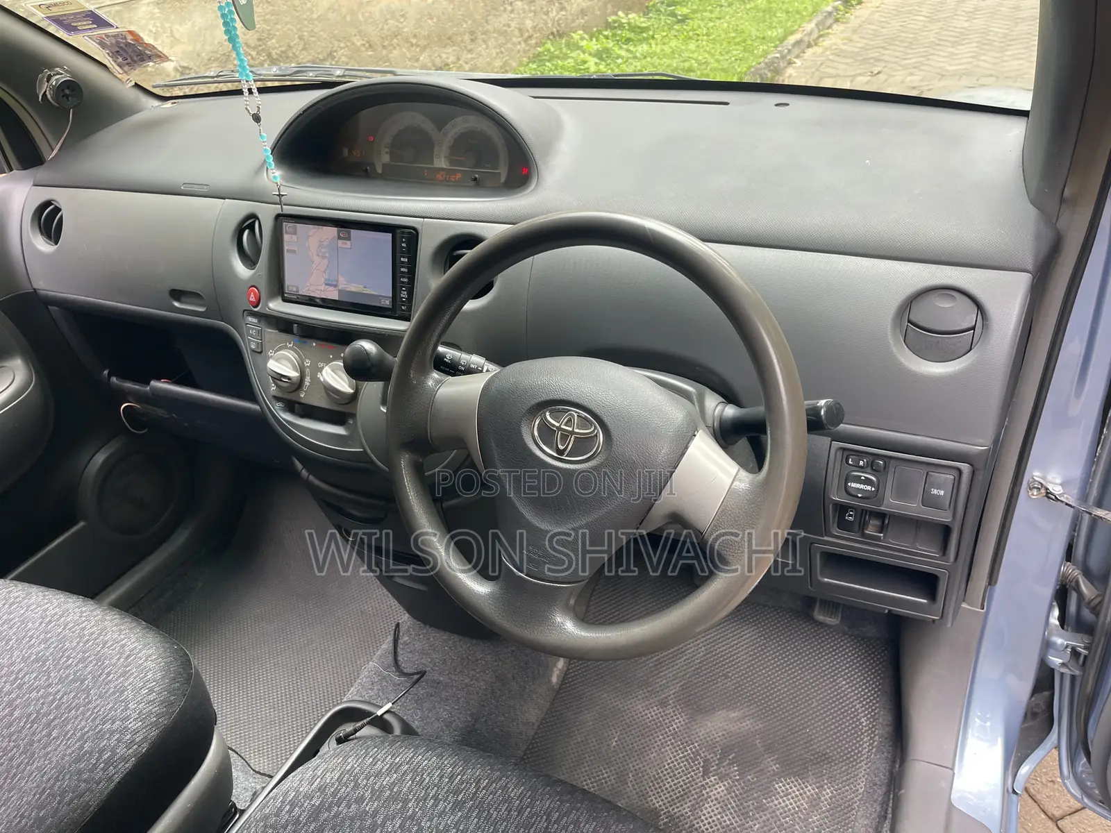 Toyota Sienta 2015 Blue