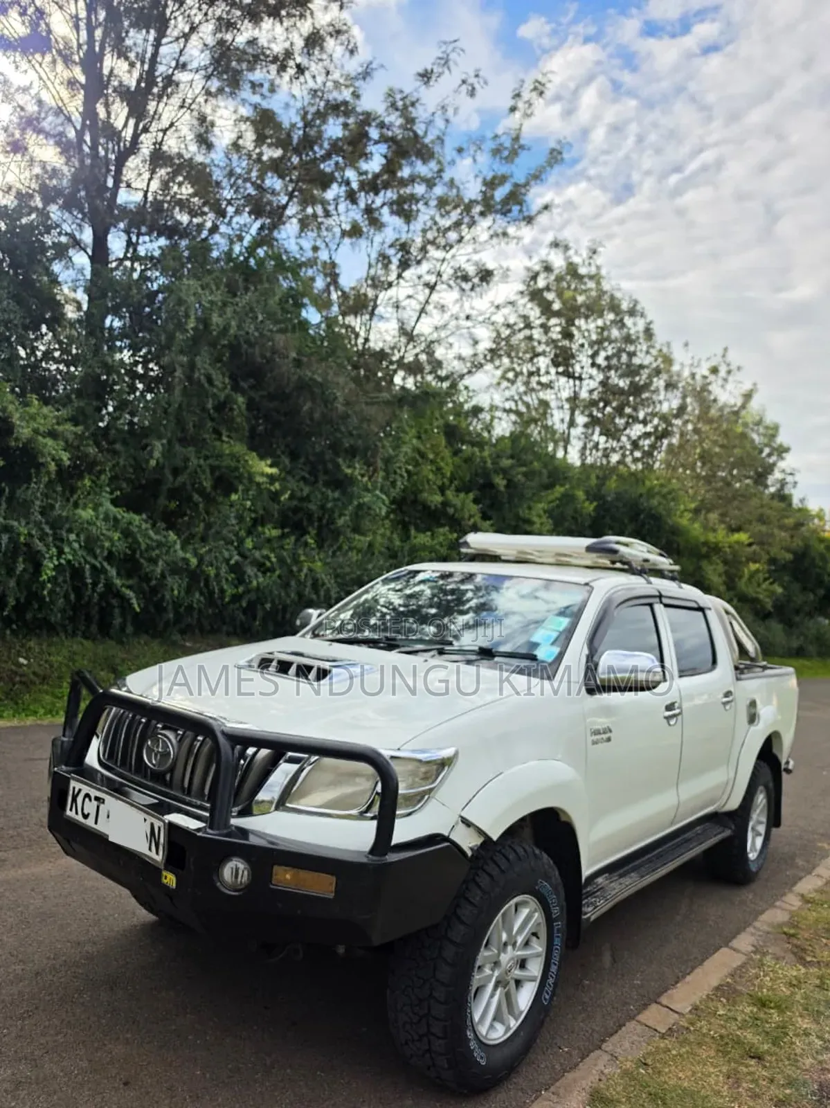 Toyota Hilux 2012 White