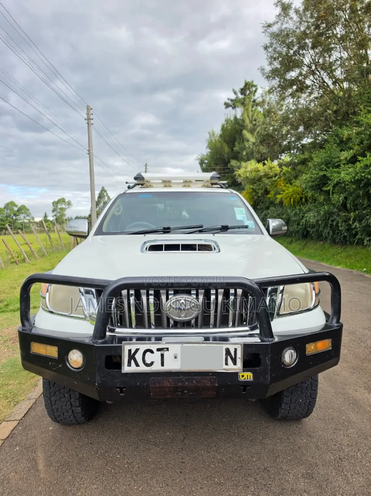 Toyota Hilux 2012 White
