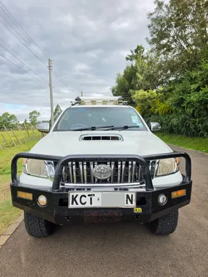 Toyota Hilux 2012 White