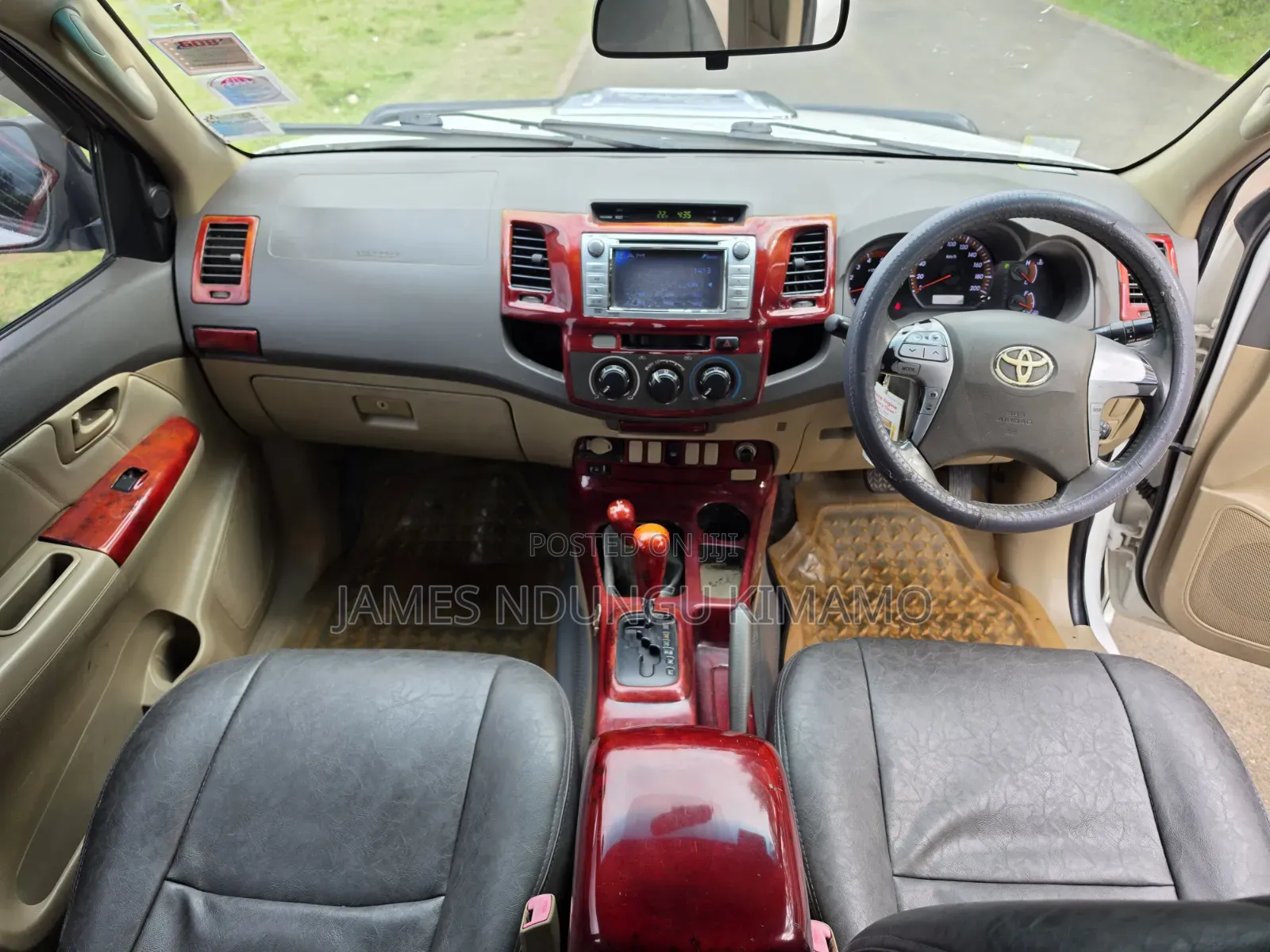 Toyota Hilux 2012 White
