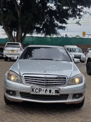 Mercedes-Benz C180 2011 Silver