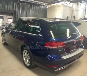 Volkswagen Golf 2018 Blue