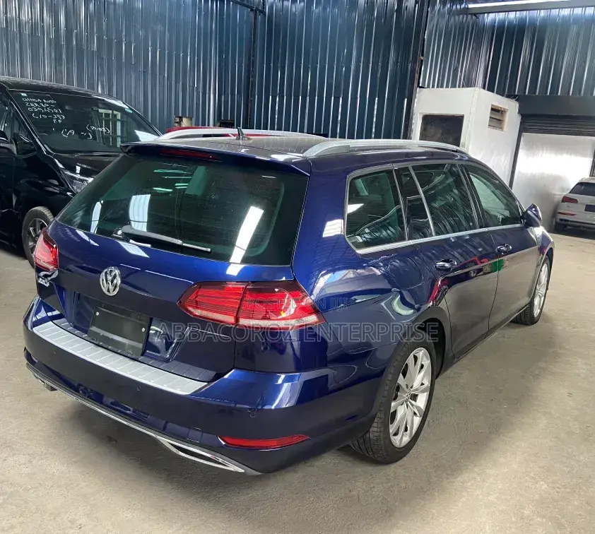 Volkswagen Golf 2018 Blue
