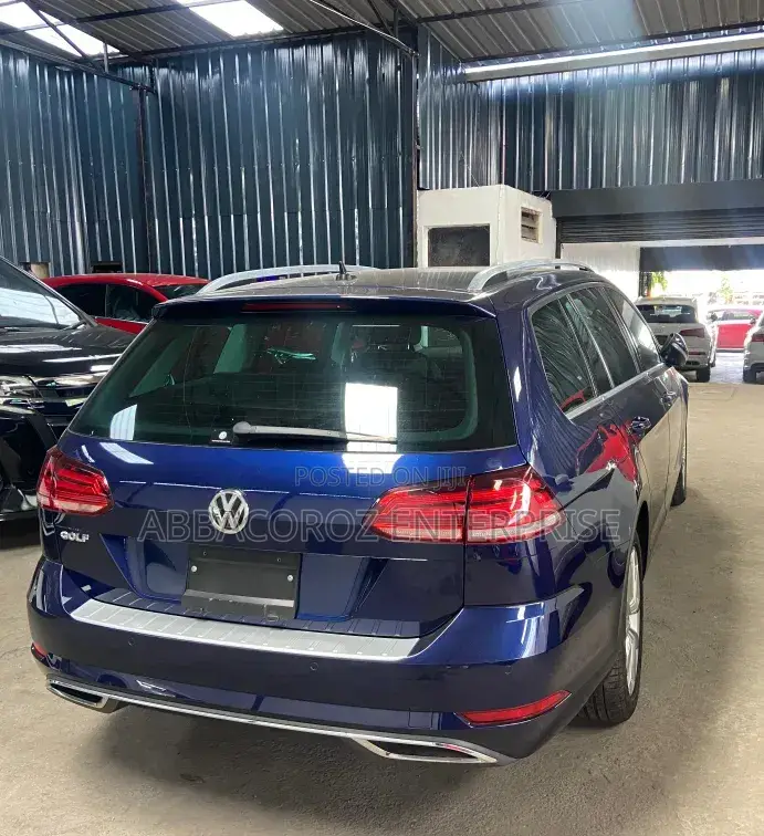 Volkswagen Golf 2018 Blue