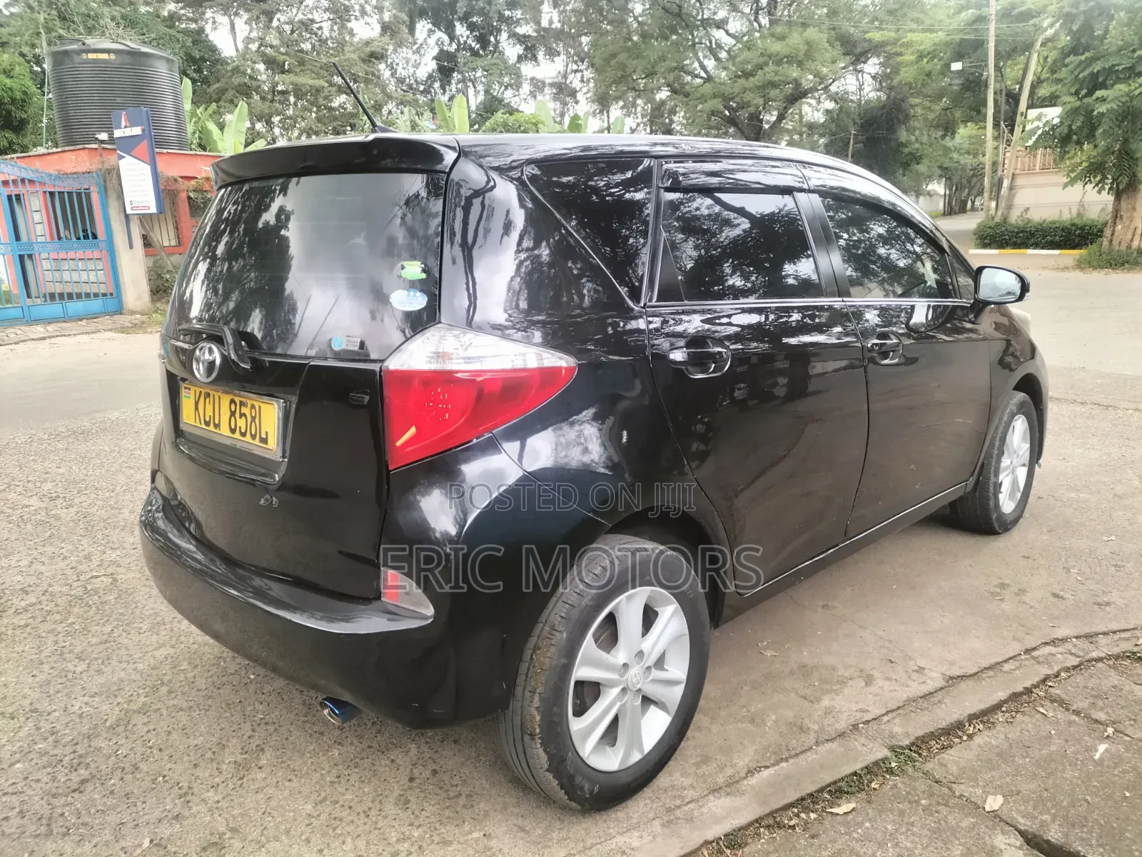 Toyota Ractis 2012 Black