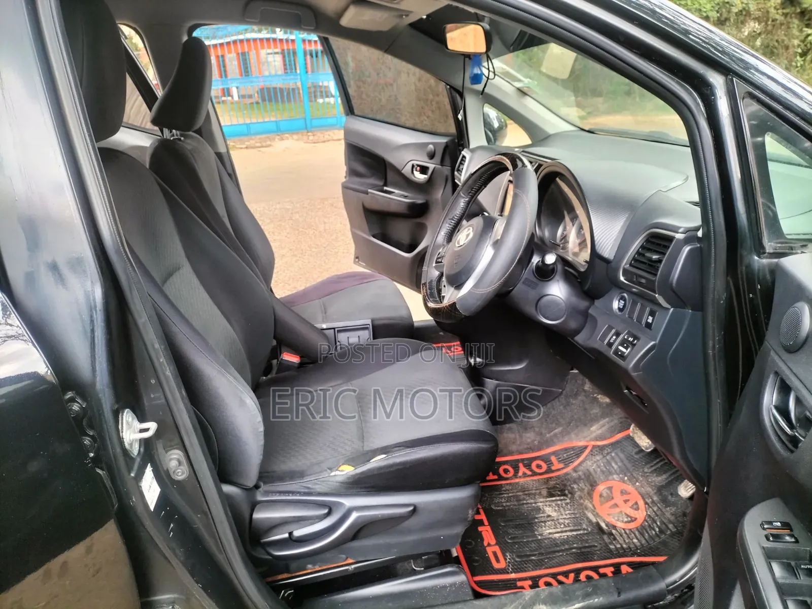 Toyota Ractis 2012 Black