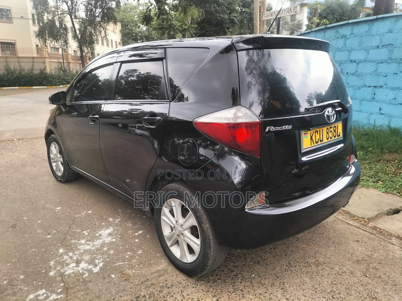 Toyota Ractis 2012 Black