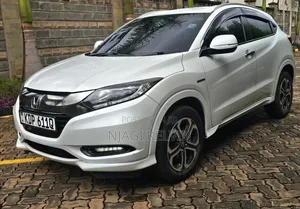 Honda Vezel 2017 White