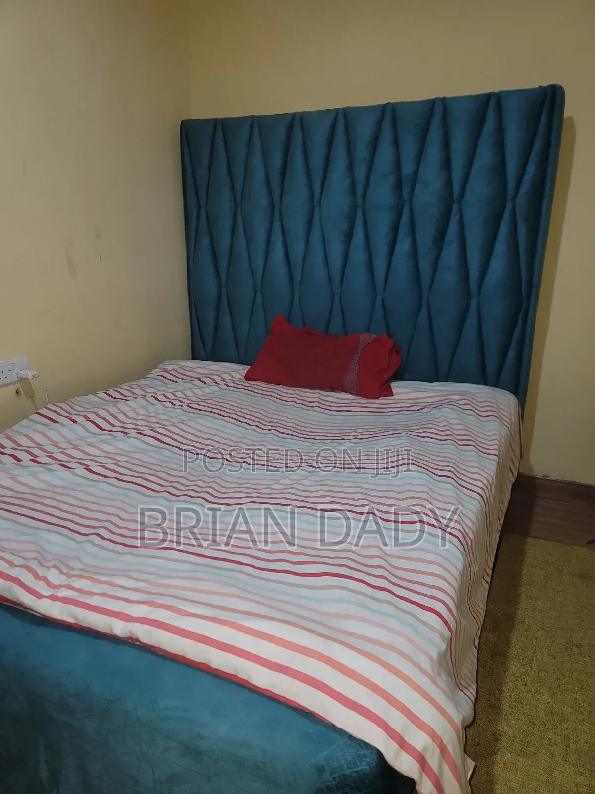 5 by 6 Tufted Bed