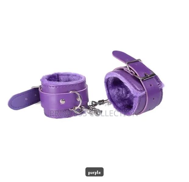 Leather Handcuffs - thumbnail 2