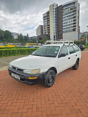 Toyota Corolla 2002 White