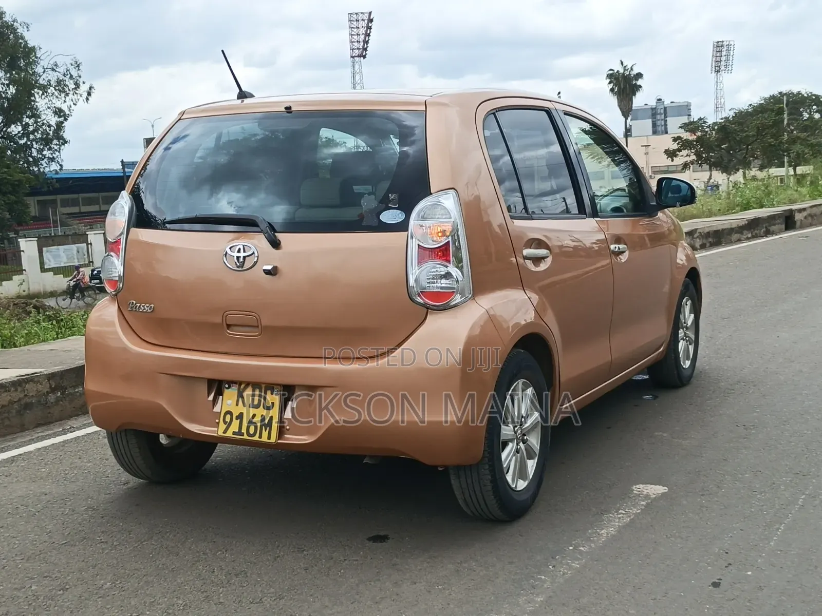 Toyota Passo 2013 Orange