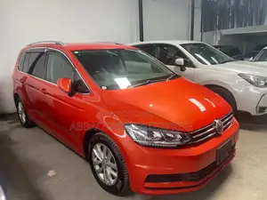 Volkswagen Touran 2018 Orange