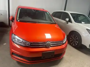 Volkswagen Touran 2018 Orange