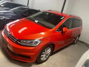 Volkswagen Touran 2018 Orange