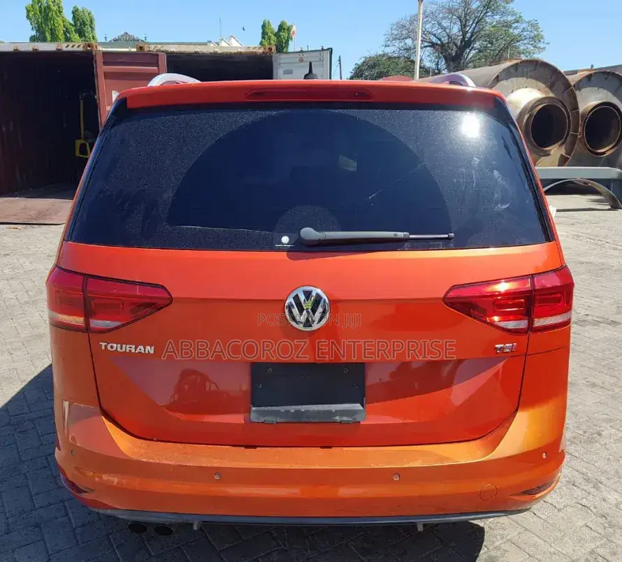 Volkswagen Touran 2018 Orange