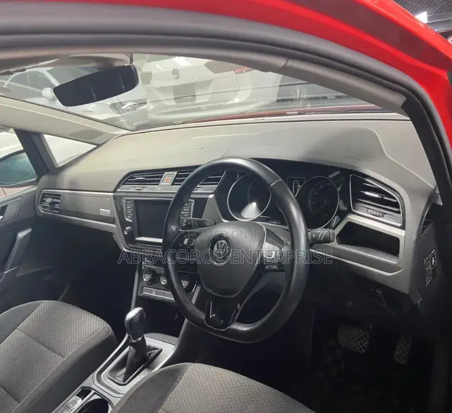 Volkswagen Touran 2018 Orange