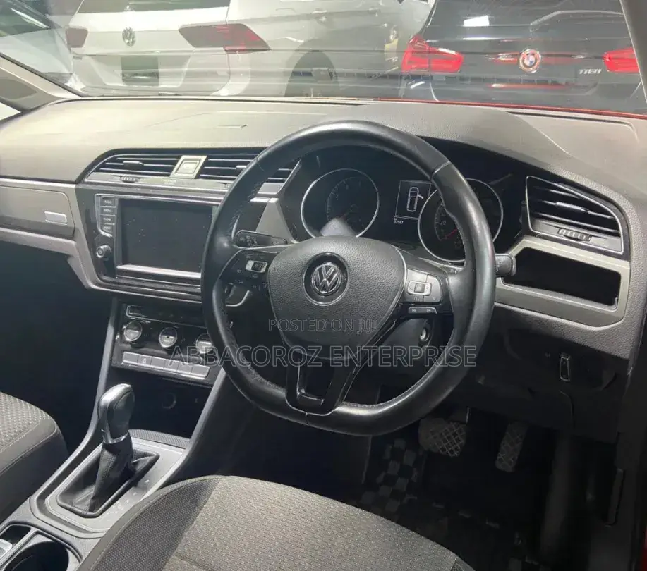 Volkswagen Touran 2018 Orange