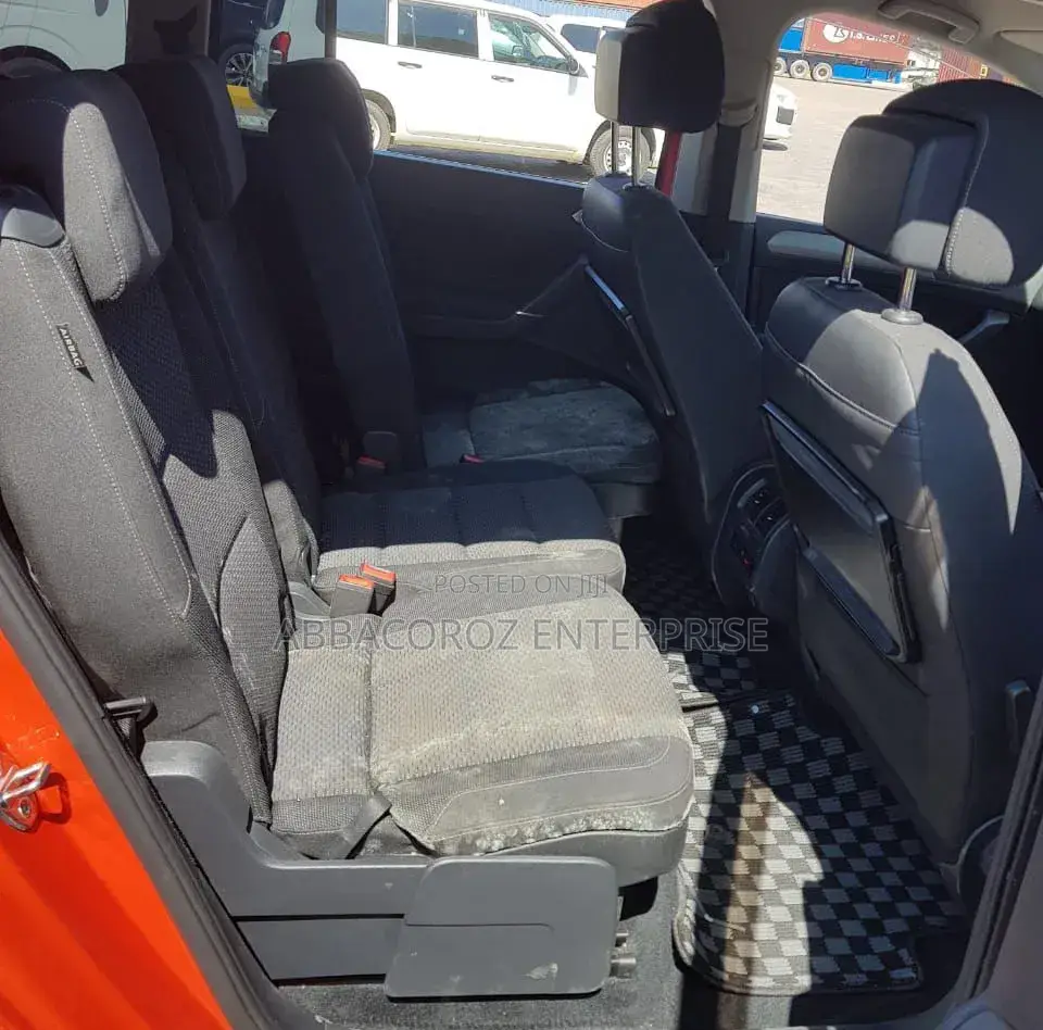Volkswagen Touran 2018 Orange