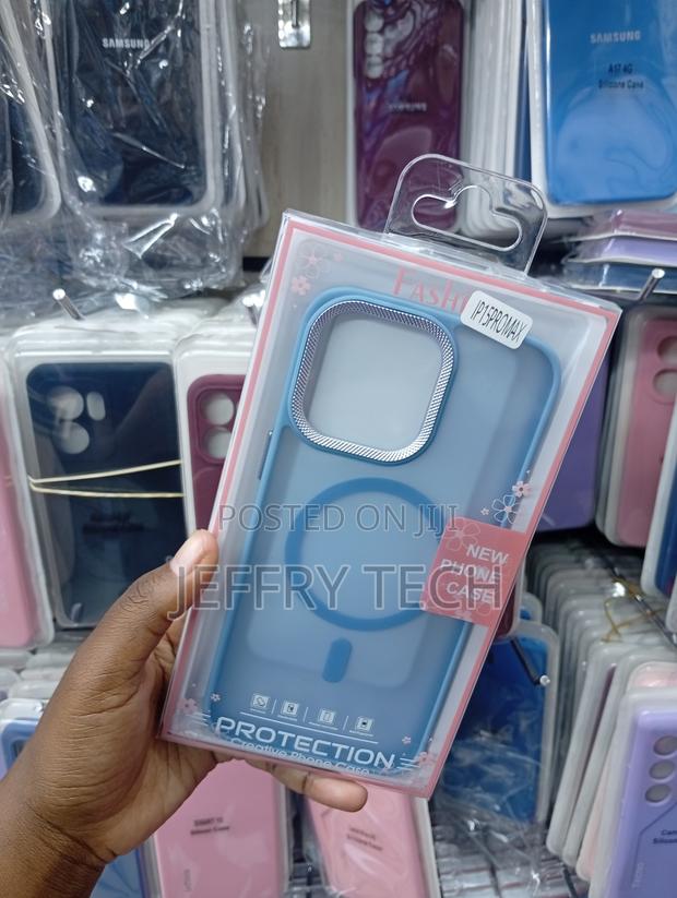 iPhone 15 Pro Max Translucent Light Blue Finish Case - thumbnail 2