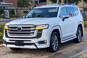 Toyota Land Cruiser 2023 White
