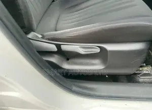 Toyota Yaris 2020 Pearl