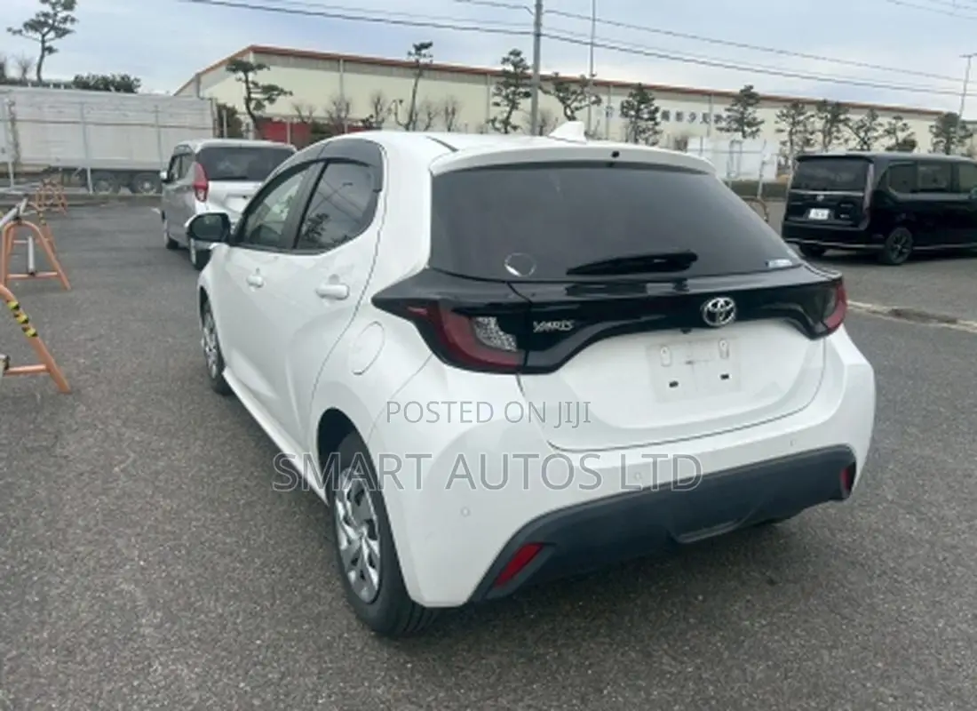 Toyota Yaris 2020 Pearl