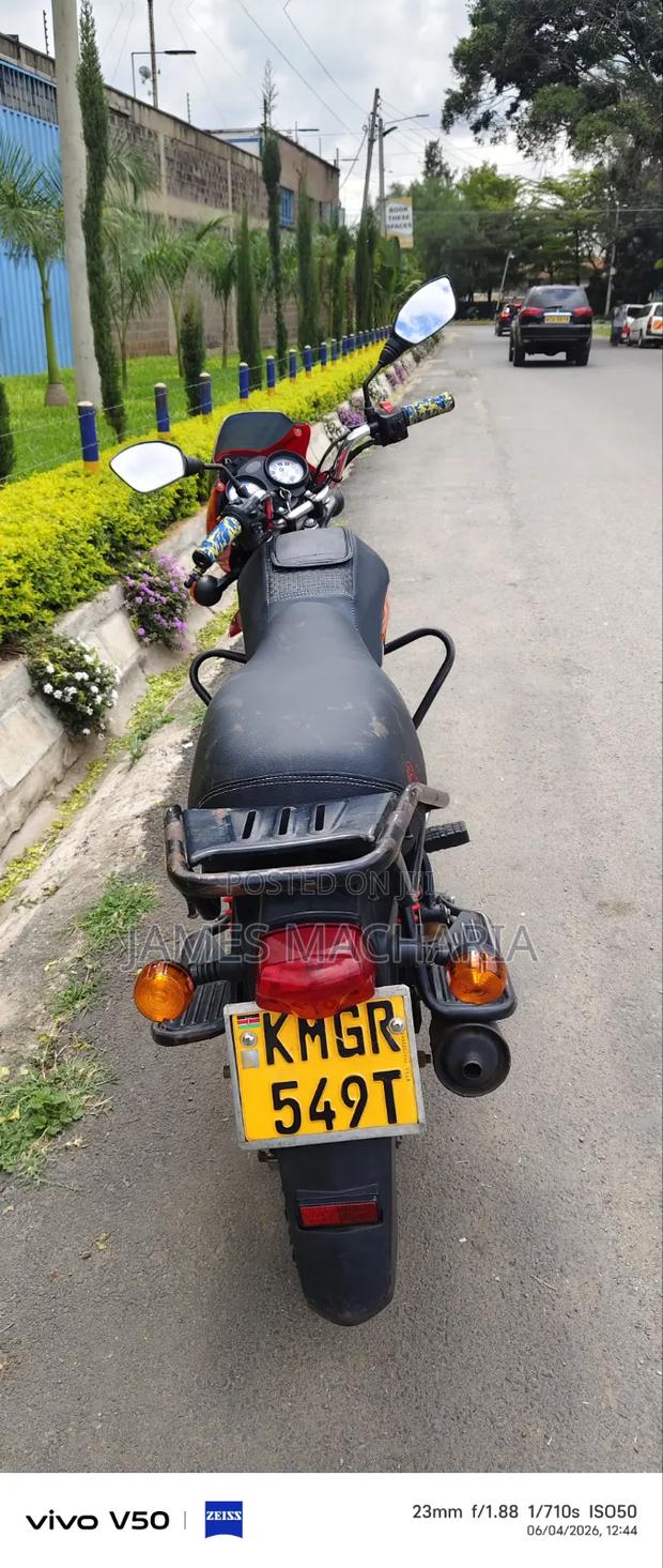 TVS HLX Plus ES 2026 Red