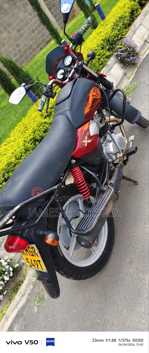 TVS HLX Plus ES 2026 Red - thumbnail 5